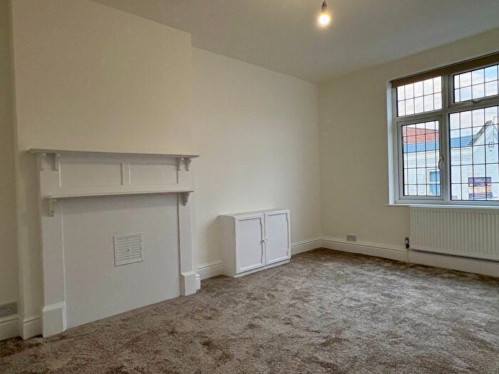 3 Bedroom Flat To Rent In Station Road, West Drayton, UB7