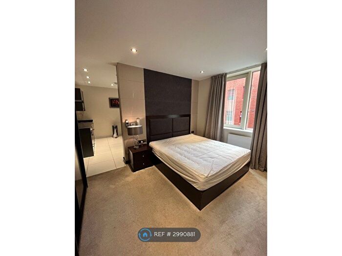 Studio To Rent In Headrow Residence, Leeds, LS1