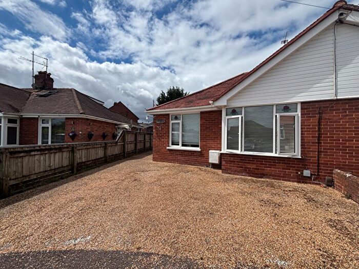 2 Bedroom Bungalow To Rent In Woolsery Grove, Whipton, EX4