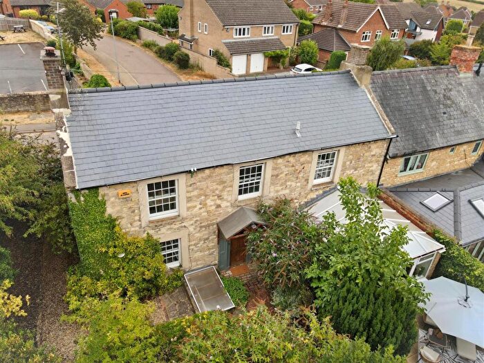 3 Bedroom Semi-Detached House For Sale In London Road, Wollaston, NN29