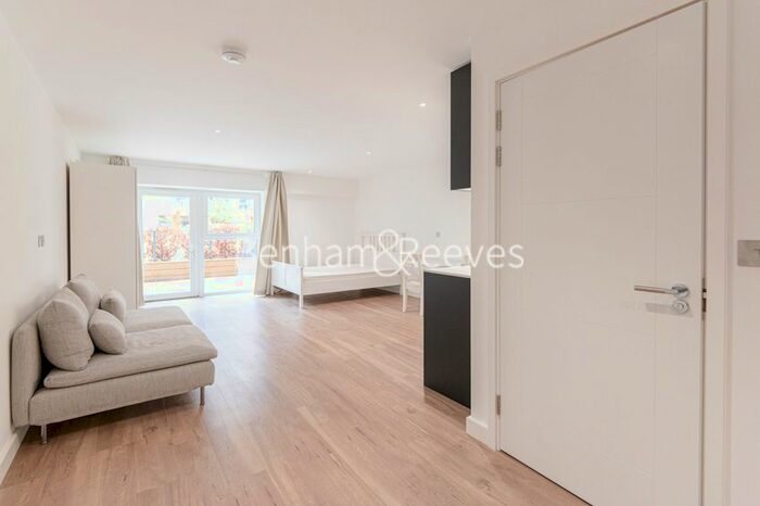 Studio To Rent In Beaufort Square, Beaufort Park, NW9