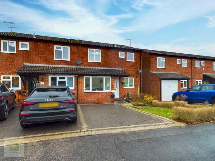 3 Bedroom Semi-Detached House To Rent In Eskdale Gardens, Maidenhead, Berkshire, SL6