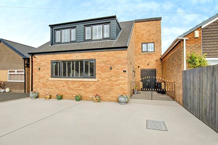 4 Bedroom Link Detached House For Sale In St. Josephs Close, Gilesgate, Durham, DH1