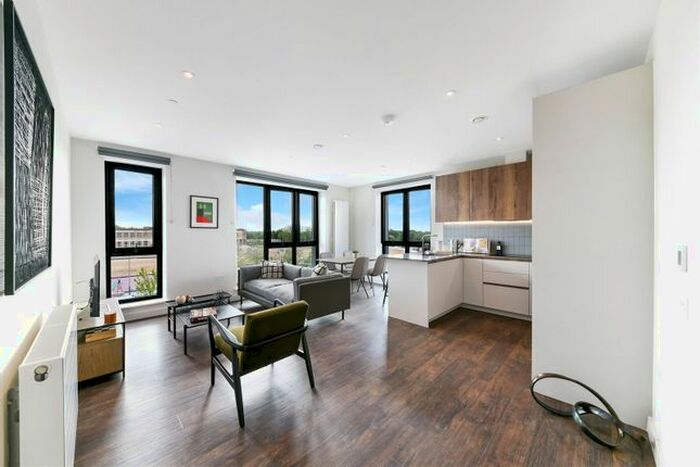 3 Bedroom Flat To Rent In Tillermans Court, Grenan Square, Greenford, UB6