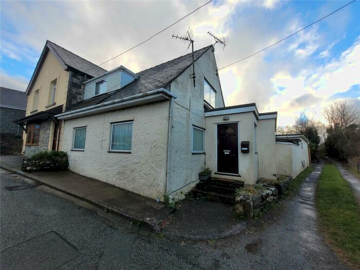 3 Bedroom Semi-Detached House For Sale In Rhostryfan, Caernarfon, LL54