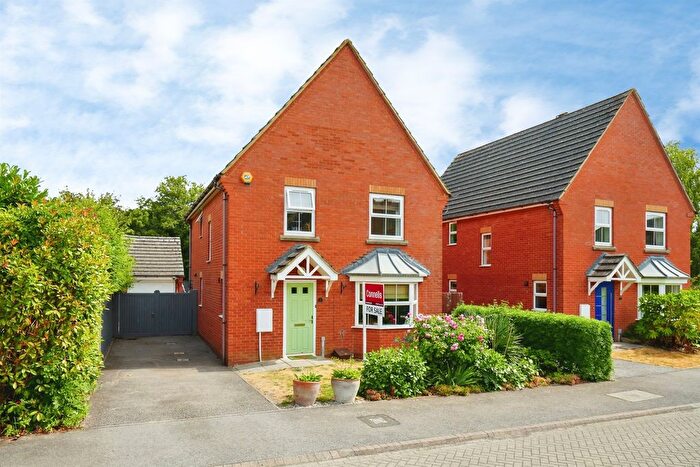 4 Bedroom Detached House For Sale In Dittander Close, Bicester, OX26