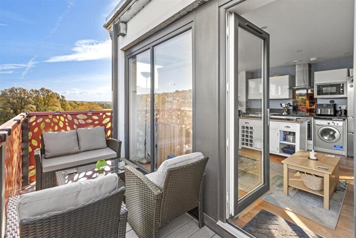 2 Bedroom Flat For Sale In London Road, High Wycombe, HP11