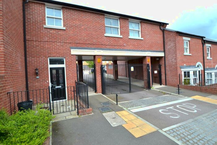 2 Bedroom Apartment To Rent In Cazeneuve Street, Rochester, Kent, ME1