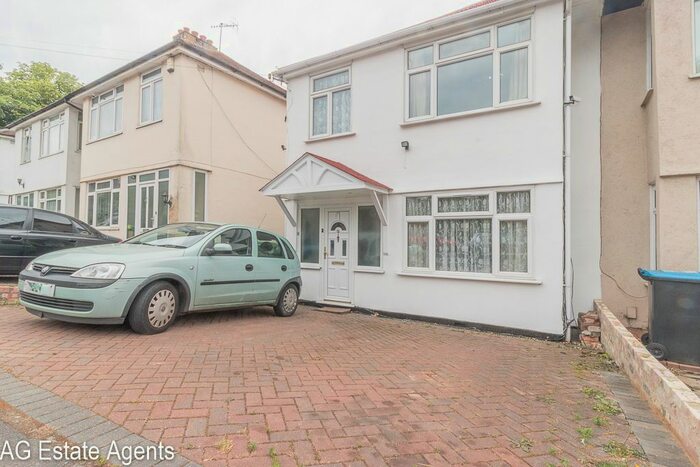 3 Bedroom Terraced House To Rent In Lawn Lane, Hemel Hempstead, Hertfordshire, HP3