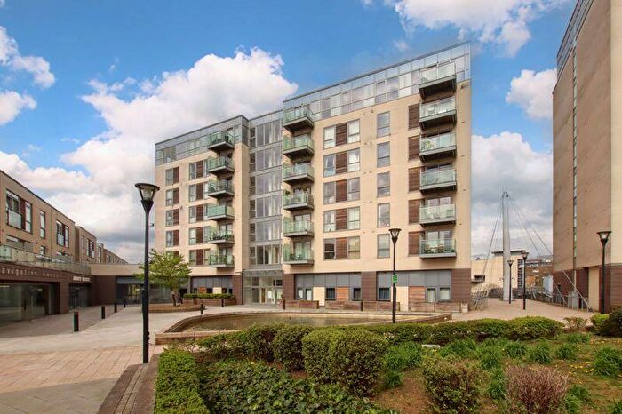 2 Bedroom Flat For Sale In Cotterells, Hemel Hempstead, HP1