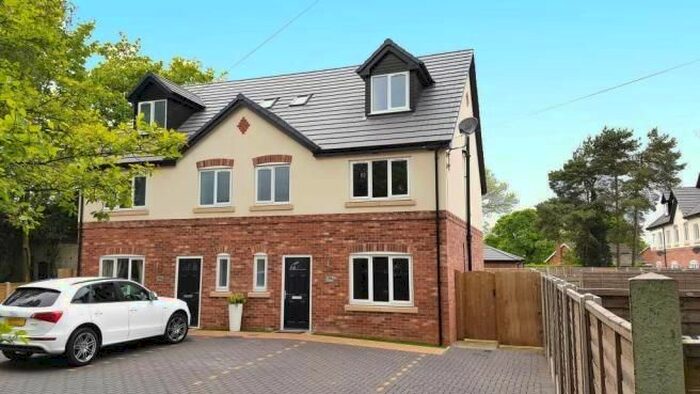 4 Bedroom Semi-Detached House To Rent In Rope Lane, Shavington, Crewe, CW2