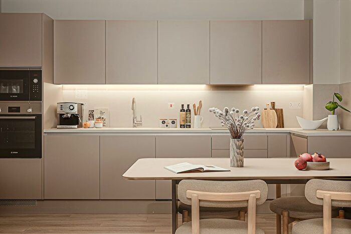 1 Bedroom Flat To Rent In Masonry Place, Hayes, UB3