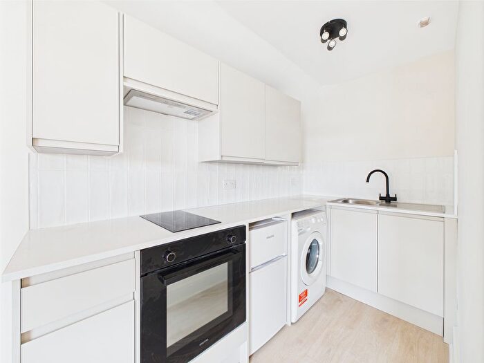 Studio To Rent In Shelley Road, Worthing, BN11