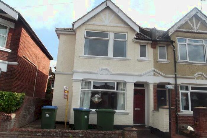 5 Bedroom End Of Terrace House To Rent In Harborough Road, Southampton, SO15