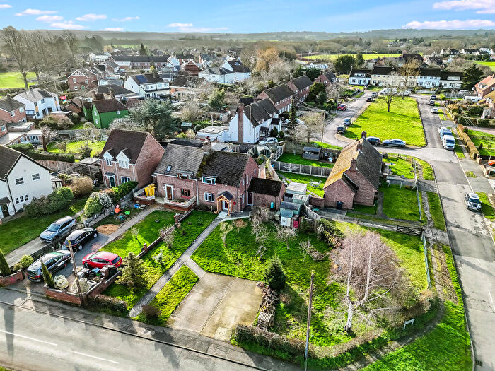 3 Bedroom Semi-Detached House For Sale In Fosters Close, Writtle, Chelmsford, CM1