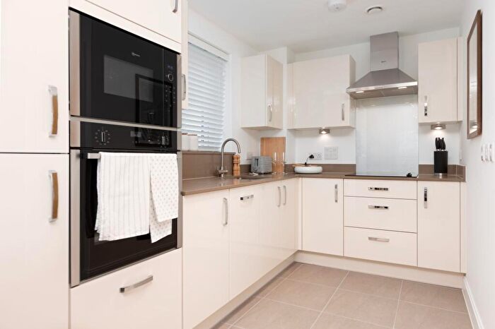 1 Bedroom Retirement Property To Rent In Queens Road, Weybridge, Surrey, KT13