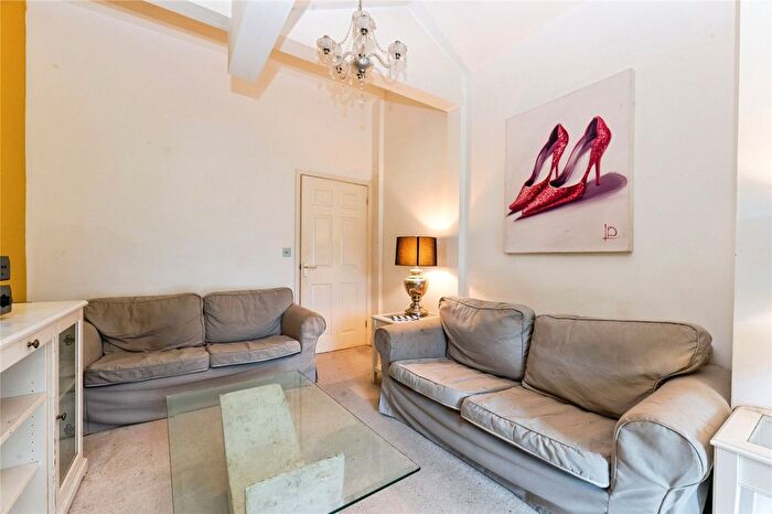 2 Bedroom Flat For Sale In Holroyd Road, Esher, Surrey, KT10