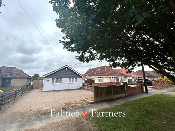 3 Bedroom Bungalow For Sale In Harwich Road, Little Clacton, Clacton-on-Sea, Essex, CO16