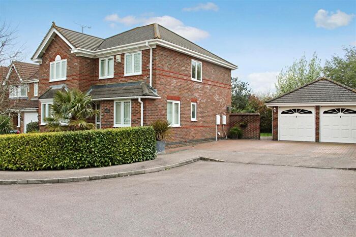4 Bedroom Detached House To Rent In Baylis Crescent, Burgess Hill, West Sussex, RH15