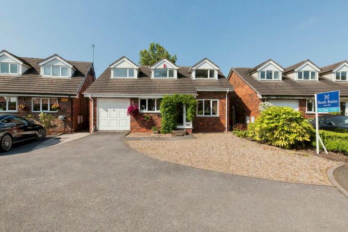 4 Bedroom Detached House To Rent In Roaches Way, Macclesfield, Cheshire, SK11