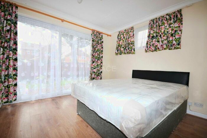 5 Bedroom Detached House To Rent In Woolacombe Drive, Lower Earley, RG6