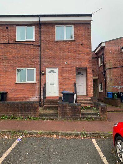 2 Bedroom Flat To Rent In St Albans Avenue, Ashton-Under-Lyne, OL6