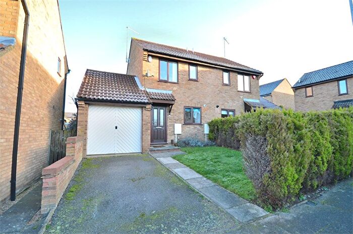 2 Bedroom Semi Detached House To Rent In Verdant Vale, East Hunsbury, NN4