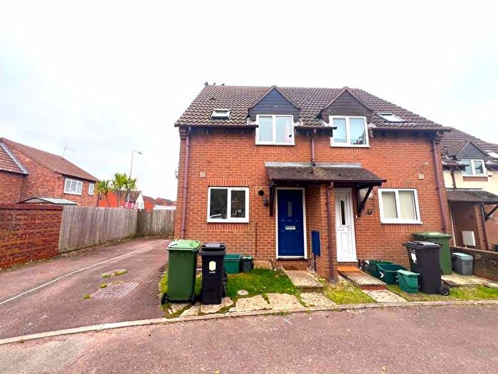 2 Bedroom End Of Terrace House To Rent In Teal Close, Bristol, BS32