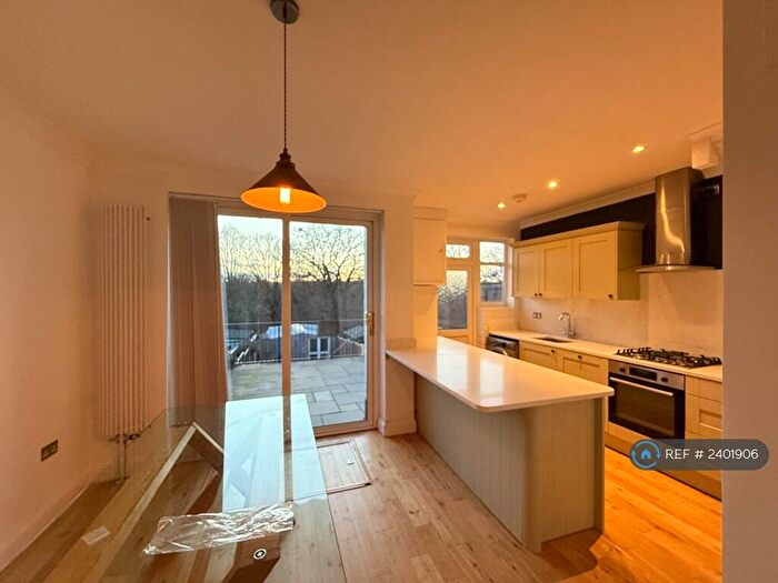 4 Bedroom Terraced House To Rent In Hampden Way, London, N14