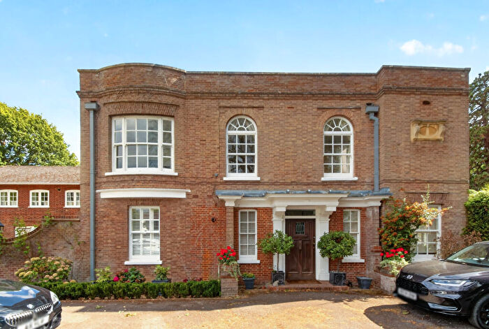 1 Bedroom Flat For Sale In Frog Hall Drive, Wokingham, RG40