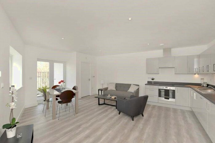 1 Bedroom Flat To Rent In Ballards Lane, North Finchley, London, N12