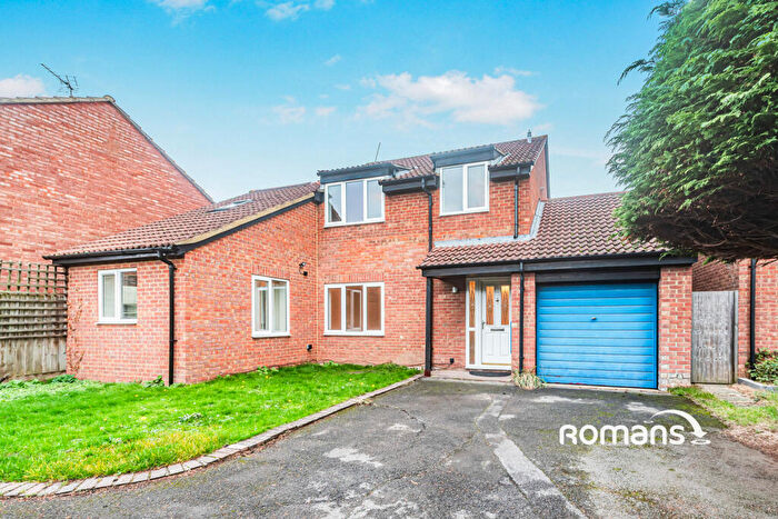 4 Bedroom Detached House To Rent In Hengrave Close, Lower Earley, Reading, RG6