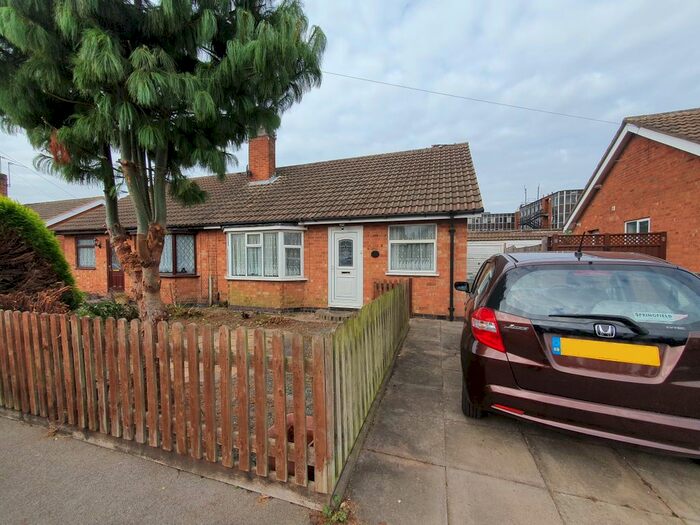 2 Bedroom Bungalow To Rent In Brooksby Close, Oadby, Leicester, LE2