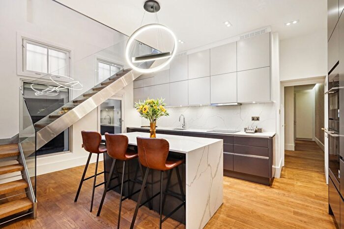 3 Bedroom Flat To Rent In Dunraven Street, Mayfair, W1K