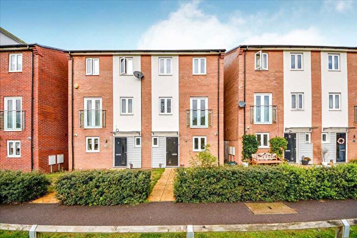 4 Bedroom Semi-Detached House For Sale In Waterside Road, Wellingborough, NN8