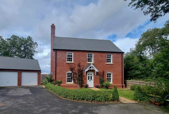 4 Bedroom Detached House For Sale In John Campbell Close, Flore, Northampton, NN7