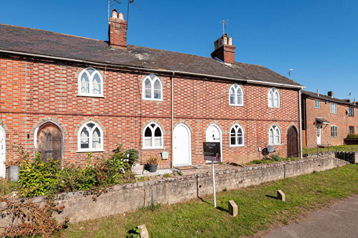 2 Bedroom Cottage For Sale In Tonbridge Road, Maidstone, ME16