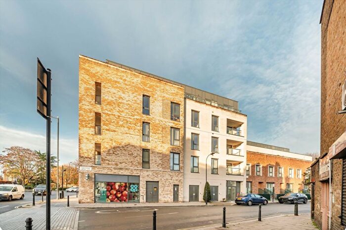 2 Bedroom Flat For Sale In Greenside Road, Greenside Road, W12