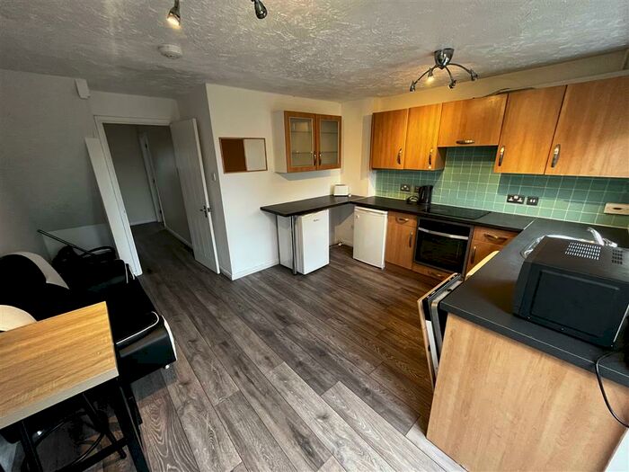 4 Bedroom House To Rent In Station Road, Severn Beach, Bristol, BS35