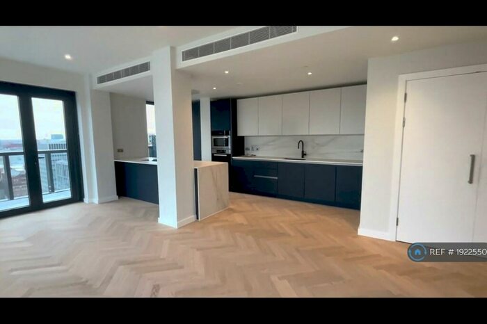 3 Bedroom Penthouse To Rent In Aspin Lane, Manchester, M4