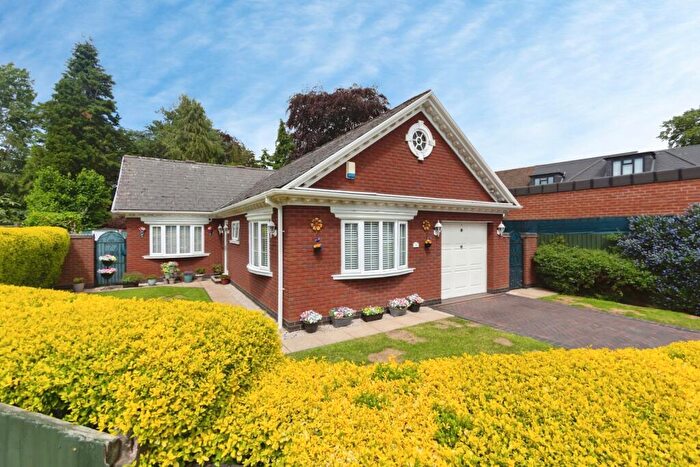 2 Bedroom Bungalow For Sale In Shelsley Drive, Birmingham, West Midlands, B13