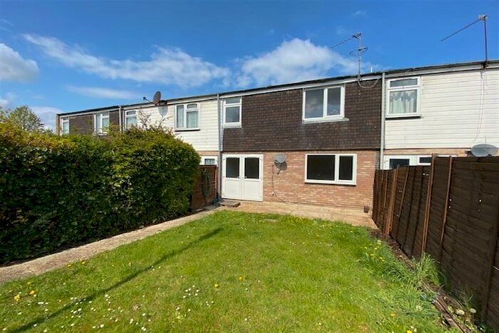 3 Bedroom Town House To Rent In Oakridge, Basingstoke, RG21