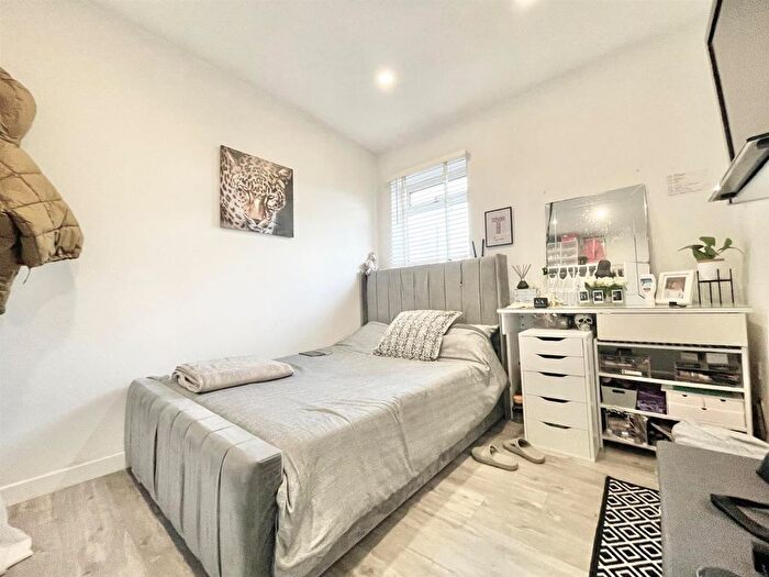 2 Bedroom Flat For Sale In For Sale, Two Bedroom Victorian Conversion, Leytonstone, E11