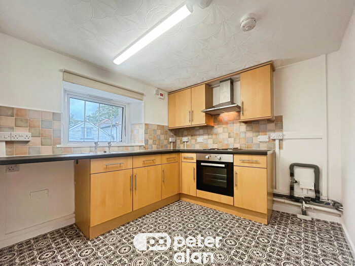 2 Bedroom Flat To Rent In Penycoedcae Road, Penycoedcae, Pontypridd, CF37