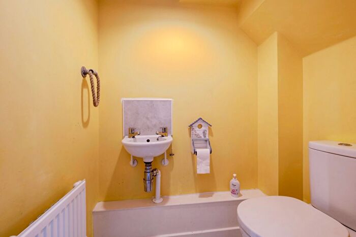 3 Bedroom End Of Terrace House For Sale In Myrtlebury Way, Exeter, Devon, EX1