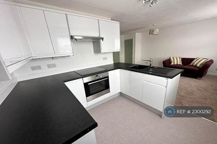 2 Bedroom Flat To Rent In Lower Church Road, Weston-Super-Mare, BS23