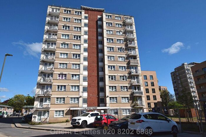 2 Bedroom Flat For Sale In Upper Fosters, London, NW4