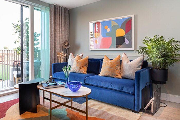 2 Bedroom Flat For Sale In Horlicks Quarter, Slough, SL1