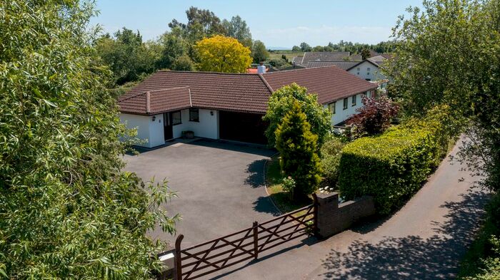 4 Bedroom Bungalow For Sale In Outfall Lane, Newport, Newport, NP10