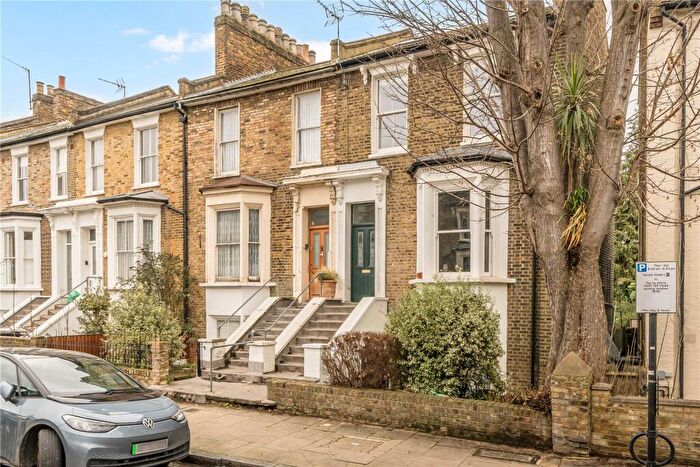 1 Bedroom Flat For Sale In Montague Road, Dalston, London, E8